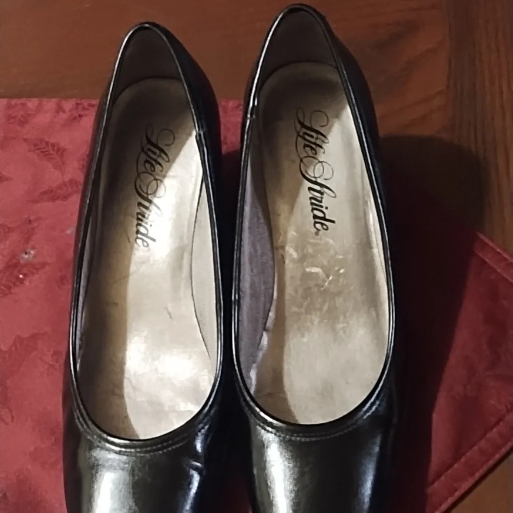 LIFE STRIDE WOMEN SHOES VINTAGE.